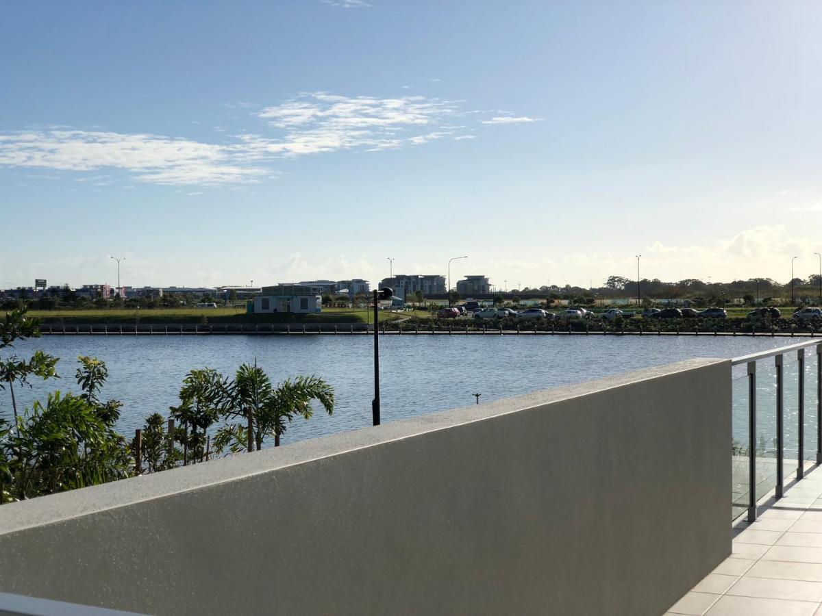Waterline At Oceanside
